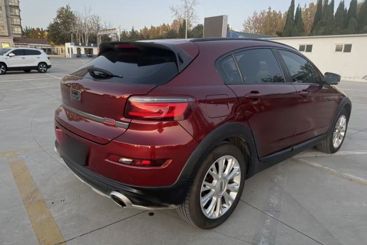 Used Qoros 3 2015 Urban SUV 1.6T Automatic ZhiKu Model
