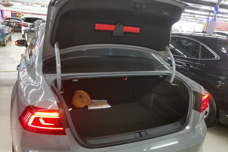 Used Volkswagen Magotan 2023 2 Million Units Commemorative Edition 330TSI DSG Luxury Version
