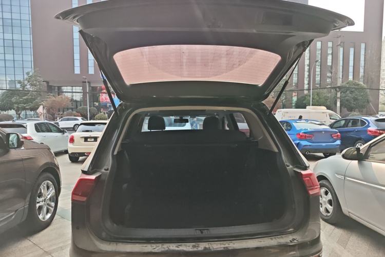 Used Volkswagen Tiguan L 2019 Updated Version 330TSI Automatic Two-Wheel Drive Panoramic Comfort Edition China VI Standard
