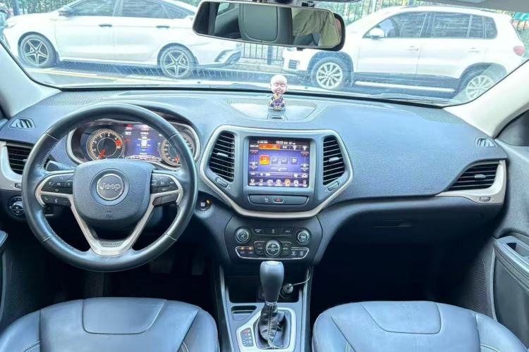 Used  Cherokee 2016 2.0L Superior Edition
