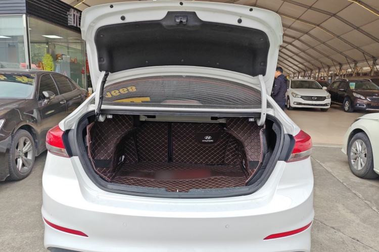 Used Hyundai Elantra 2019 1.4T Dual-Clutch Xuan Dong · Dynamic Model
