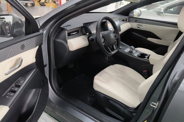 Used BYD Qin PLUS 2025 EV Smart Drive Edition 420KM Leading Model