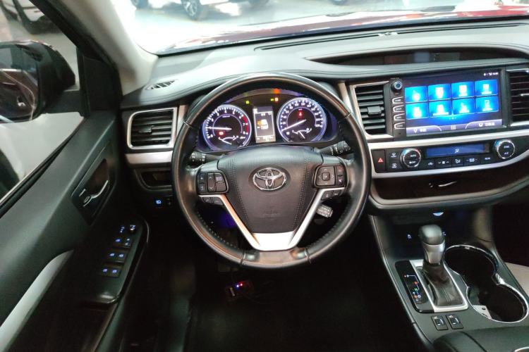 Used Toyota Highlander 2018 2.0T Four-Wheel Drive Luxury Version 7 Seats China VI Standard
