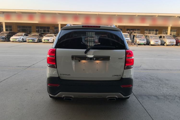 Used Chevrolet Captiva 2015 2.4L 4x4 Flagship Edition 7-Seater
