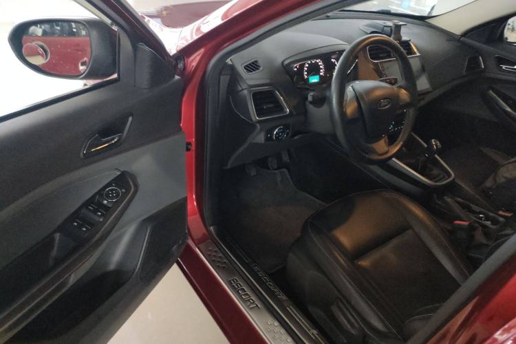 Used Ford Escort 2015 1.5L Manual Fashion Edition
