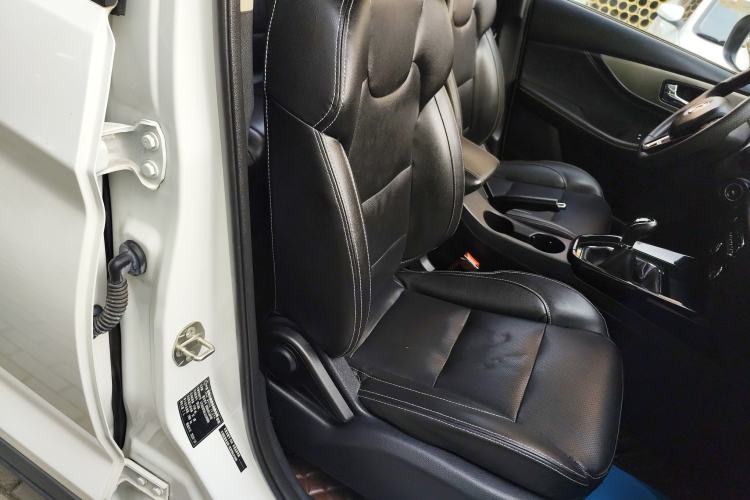 Used Dongfeng Fengon S560 2019 1.8L Manual Urban Model