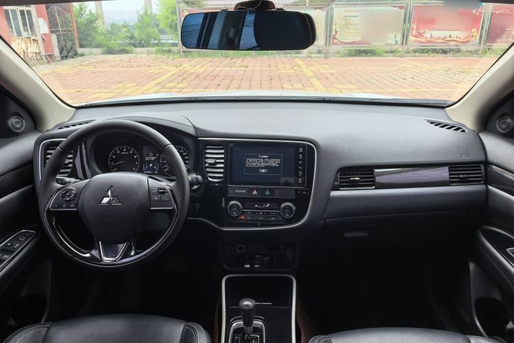 Used Mitsubishi Outlander 2020 2.0L Two-Wheel Drive Enjoyment Version 5 Seats
