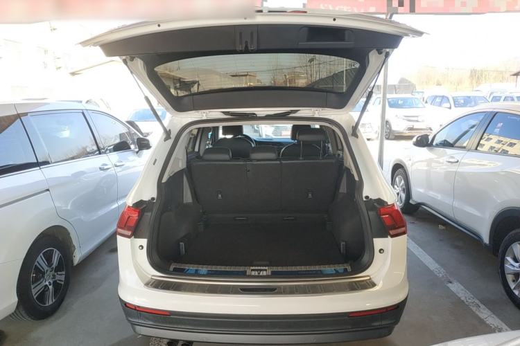 Used Volkswagen Tiguan L 2021 280TSI Automatic Two-Wheel Drive Comfort Edition – Low-Trim Version