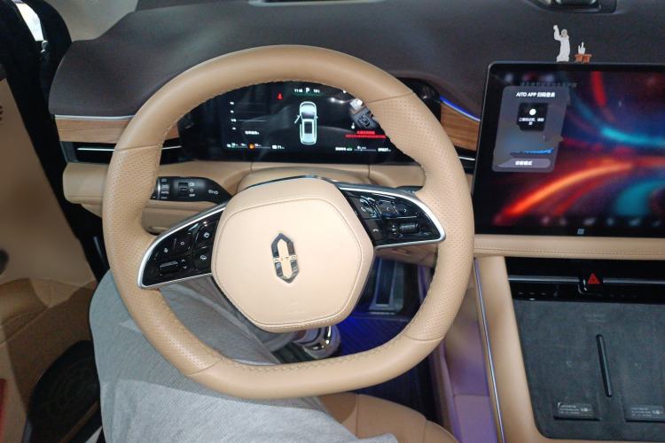 Used Hima AITO M7 2024 1.5T Rear-Drive Plus Version 6 Seats
