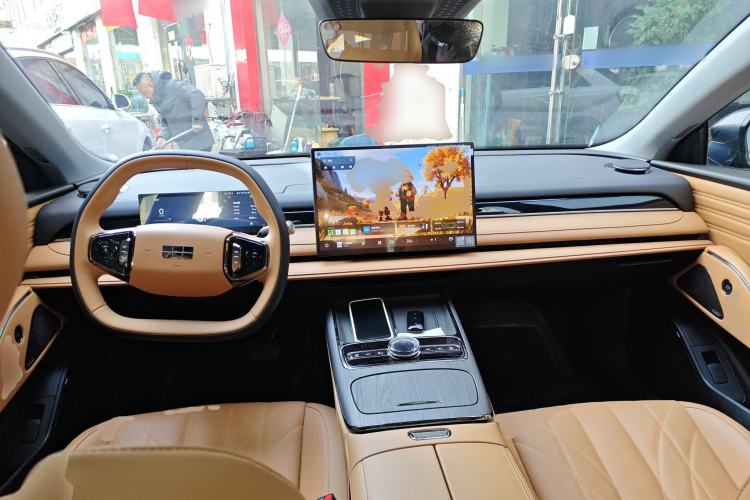 Used  Galaxy 8 2025 130km EM-i Deluxe Edition
