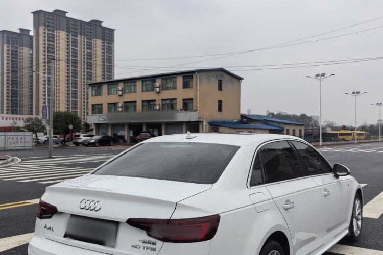 Used Audi A4L 2019 40 TFSI Fashion Edition China VI Emission Standard

