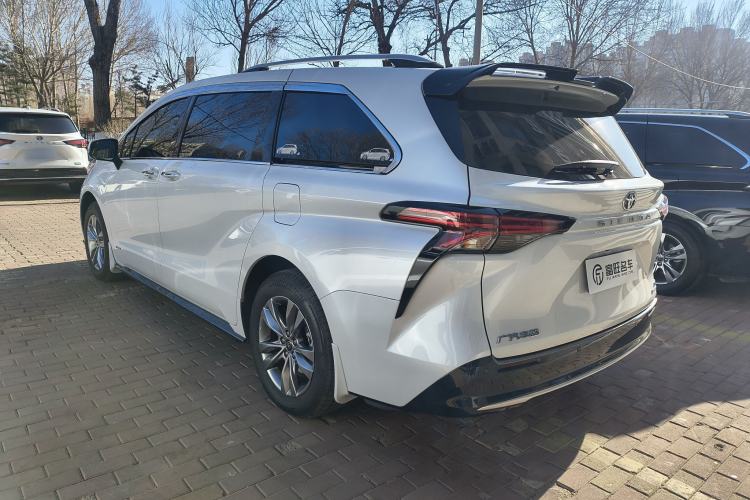 Used Toyota Sienna 2024 2.5L Hybrid Four-Wheel Drive Prestige Edition
