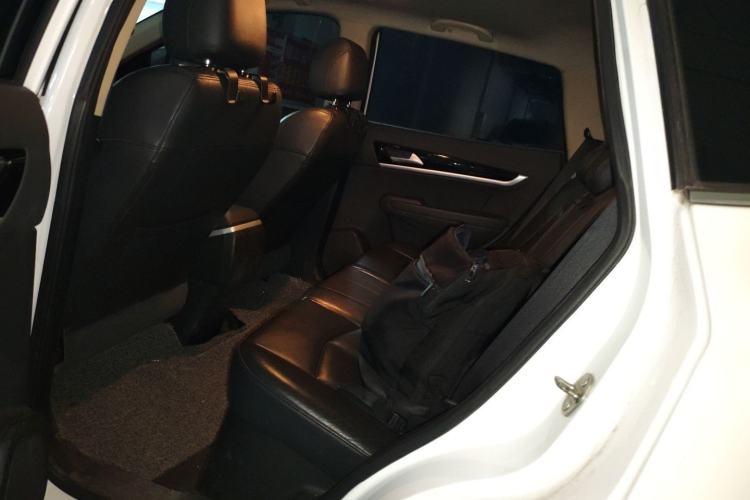 Used Dongfeng Aeolus AX7 2015 2.0L Manual Parade Edition
