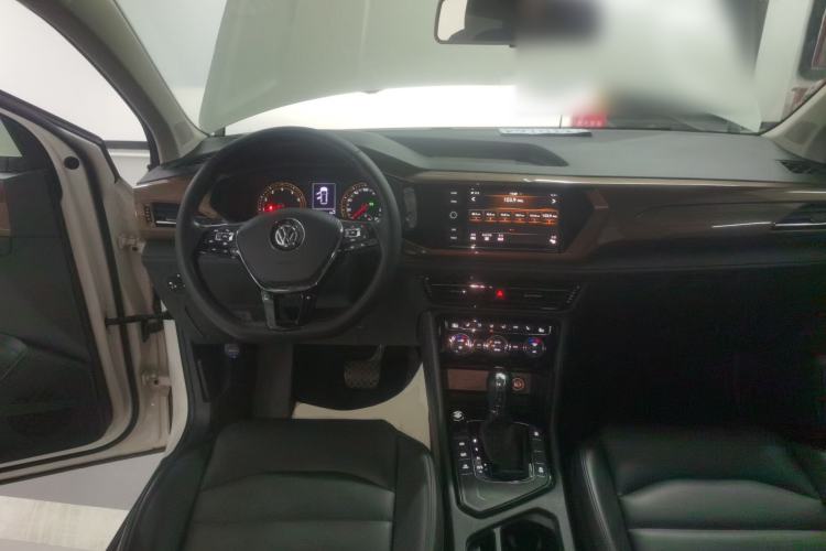 Used Volkswagen Tharu 2019 330TSI Four-Wheel Drive Luxury Edition China VI Standard
