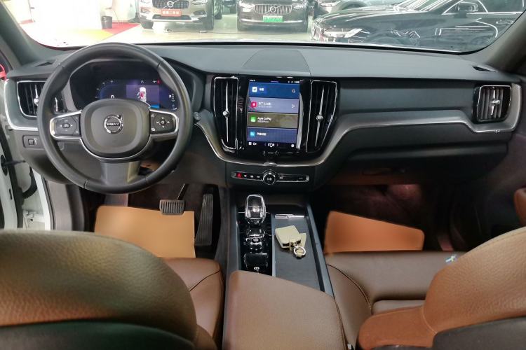 Used Volvo XC60 2022 B5 4x4 Zhiyi Luxury Edition
