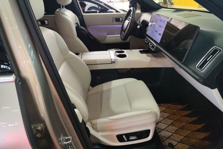 Used Li Auto L8 2023 Max model
