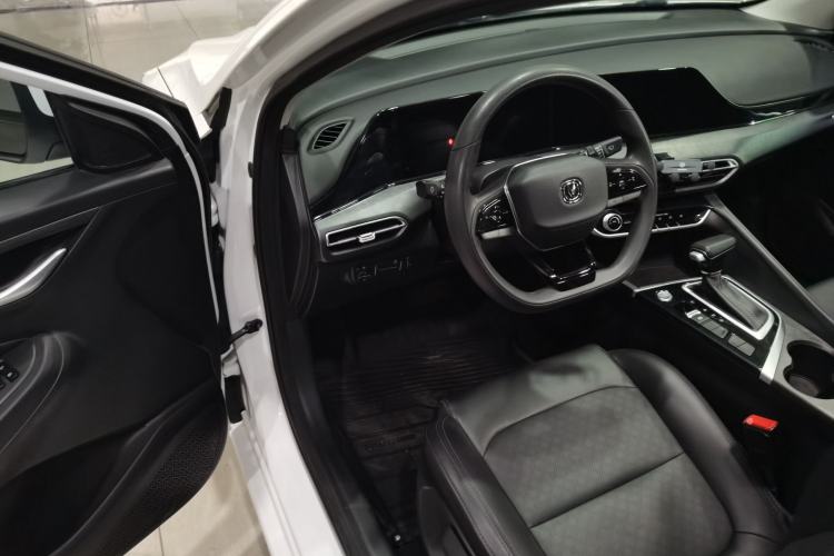 Used Changan Eado 2022 PLUS 1.6L GDI CVT Elite Model
