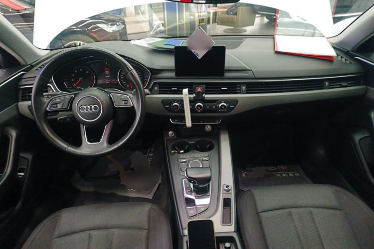 Used Audi A4L 2018 30th Anniversary Edition 40 TFSI Trendy Model