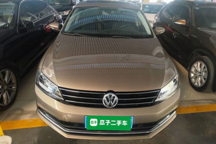 Used Volkswagen Sagitar 2015 230TSI Automatic Luxury Model
