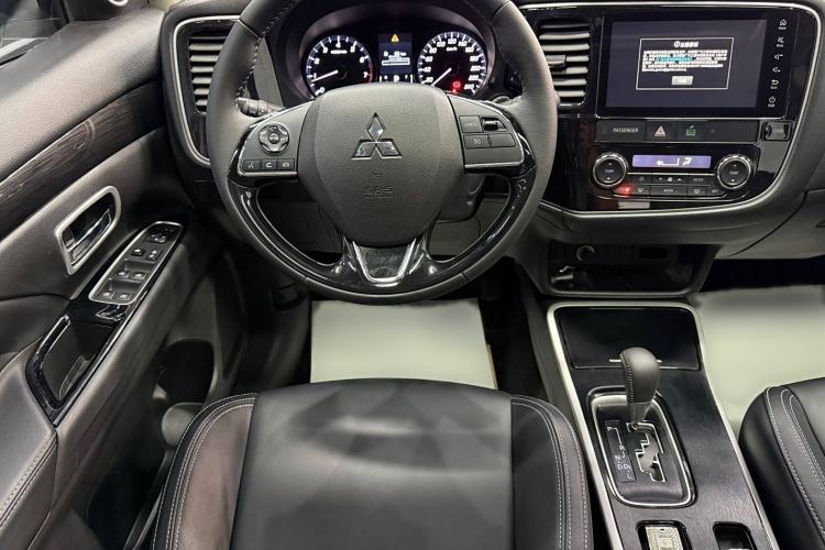 Used Mitsubishi Outlander 2020 2.0L Two-Wheel Drive Enjoyment Version 5 Seats