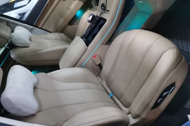 Used Hima AITO M7 2024 1.5T Intelligent Driving Rear-Drive Max Edition 6 Seats
