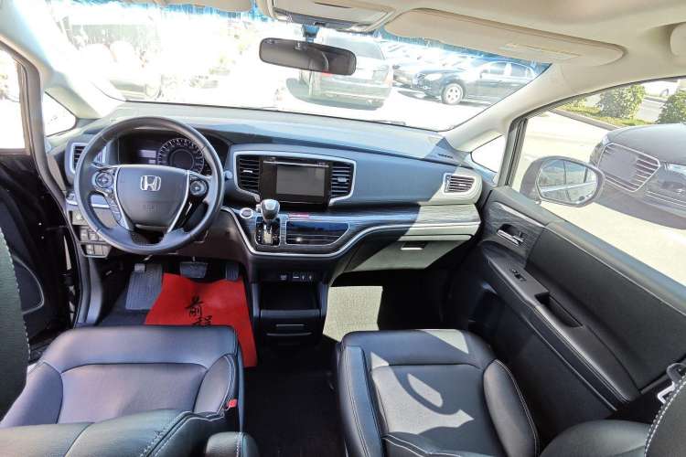 Used Honda Odyssey 2015 Updated 2.4L Smart Cool Version
