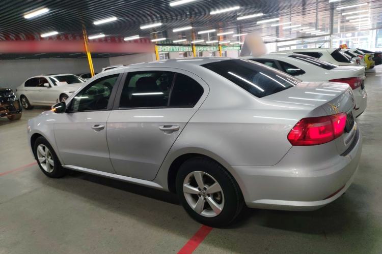 Used Volkswagen Lavida 2013 Revised Classic 1.6L Automatic Fashion Edition
