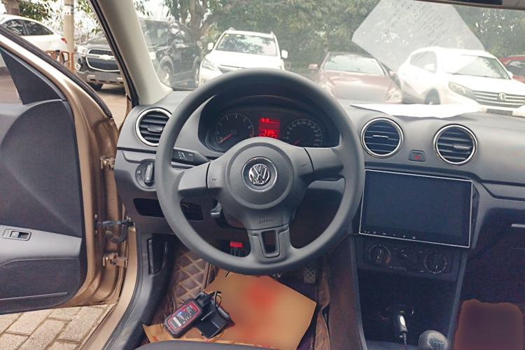 Used Volkswagen Jetta 2015 Zhuihui Edition 1.4L Manual Fashion Model