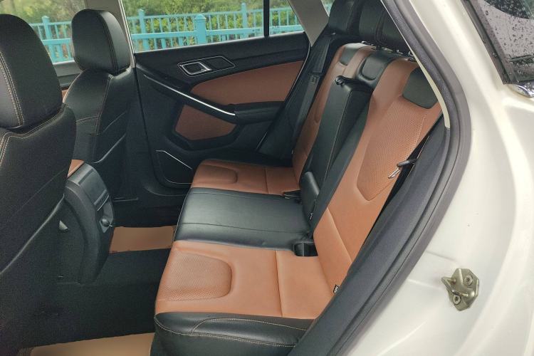 Used JMC Yusheng S330 2016 1.5L GTDi Automatic Two-Wheel Drive Fashion Edition
