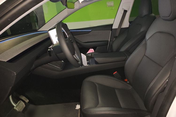 Used Tesla Model Y 2025 Rear-Wheel-Drive Version
