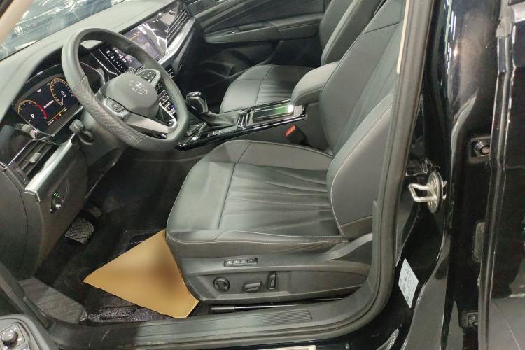 Used Volkswagen Passat 2025 Outstanding Model 330TSI Elite Edition
