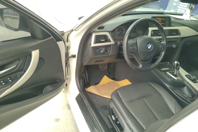 Used BMW 3 Series 2015 316Li Fashion Model
