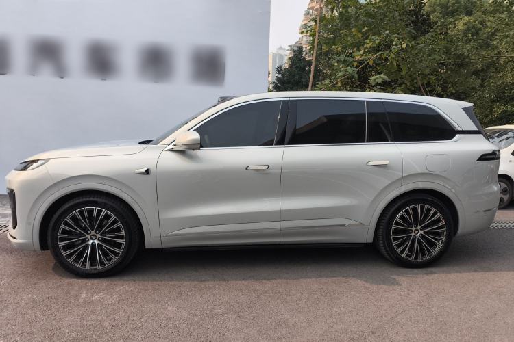 Used  S09 2025 Rear-Drive Ultra+
