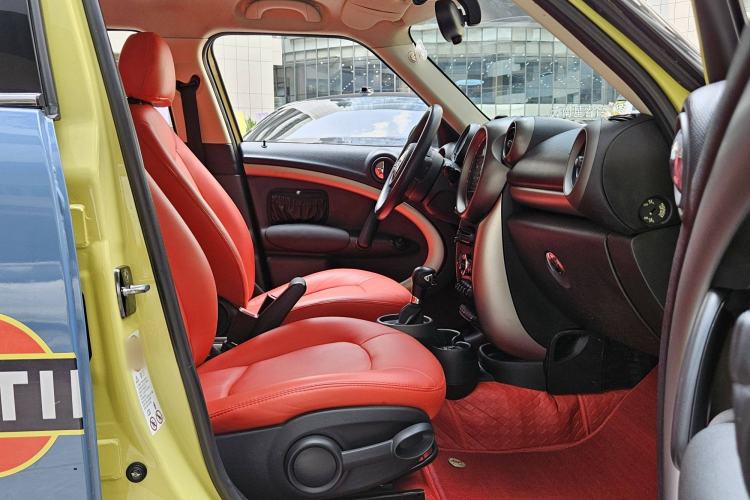 Used  Countryman 2011 1.6L ONE
