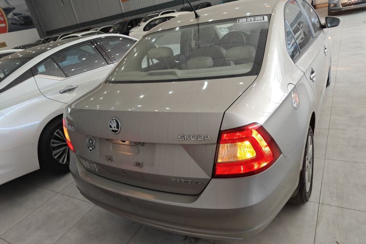 Used Skoda Rapid 2013 1.6L Manual Smart Selection Model
