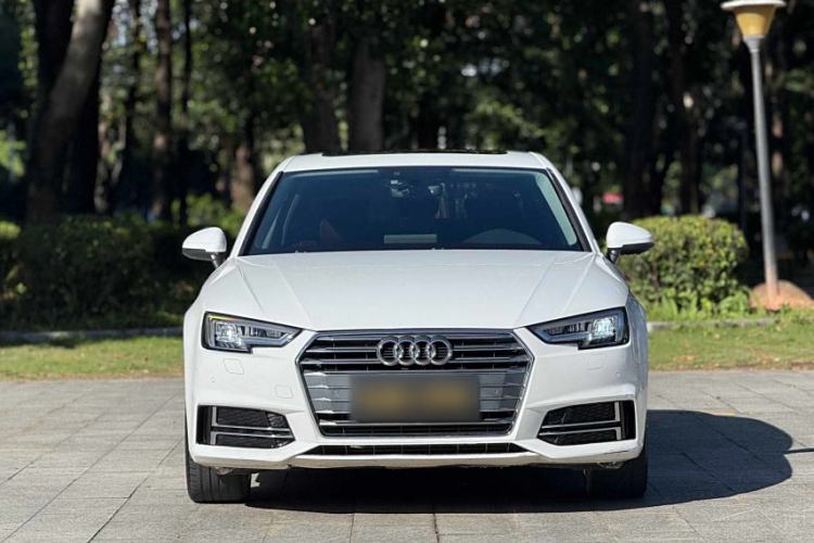 Used Audi A4L 2018 30th Anniversary Edition 40 TFSI Fashion Model
