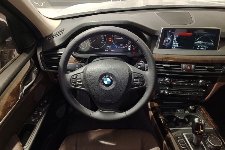 Used BMW X5 2015 xDrive28i
