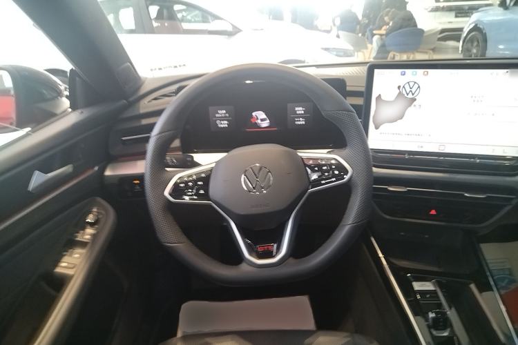 Used Volkswagen Lamando 