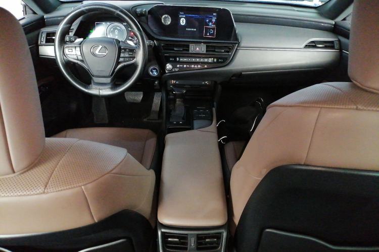 Used Lexus ES 2021 300h Excellence Edition
