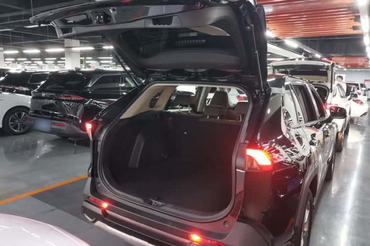 Used Toyota RAV4 2020 2.0L CVT Two-Wheel Drive Fashion Edition
