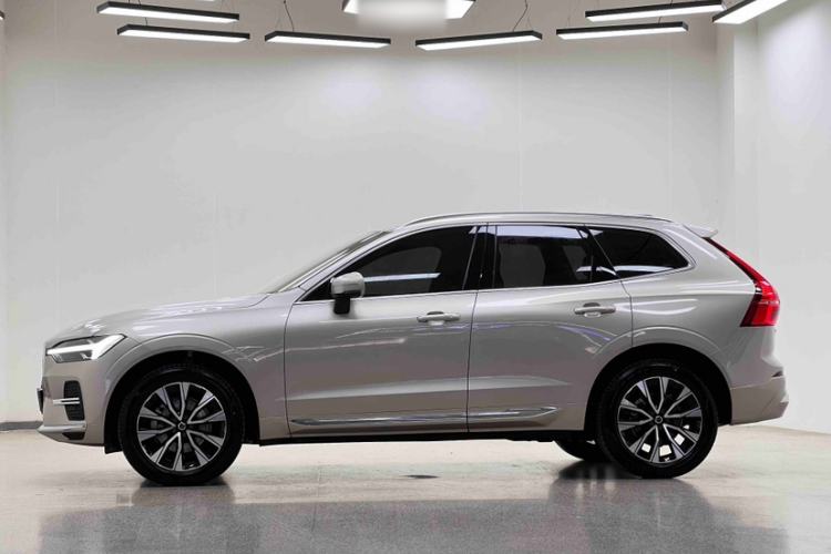 Used Volvo XC60 2023 B5 4x4 Smart Luxury Edition