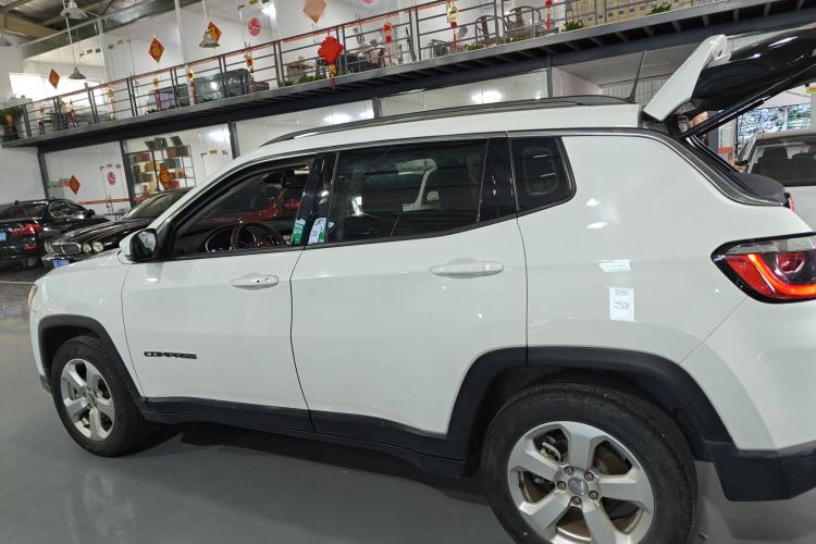 Used  Compass 2019 220T Automatic Family Edition
