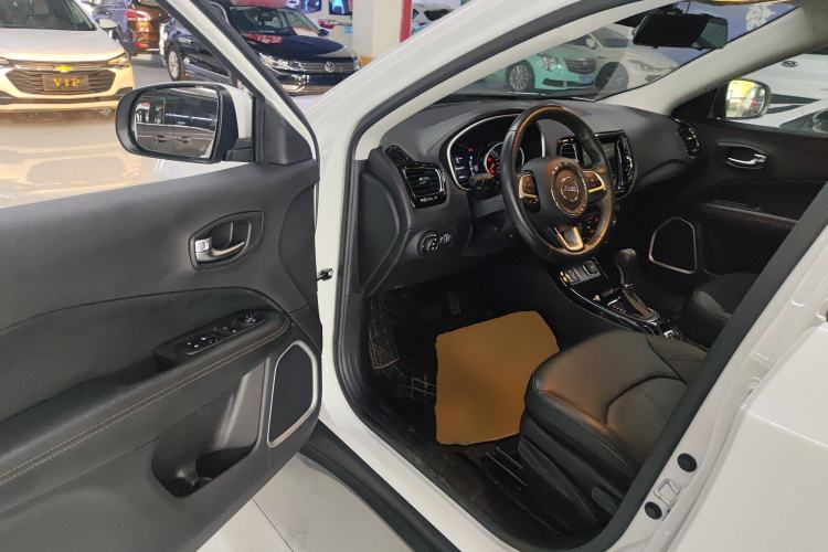 Used  Compass 2019 220T Automatic Family Edition
