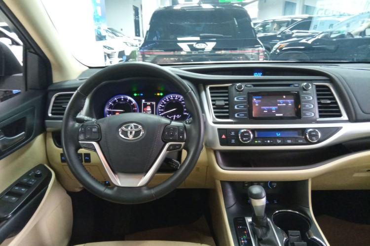 Used Toyota Highlander 2018 2.0T Four-Wheel Drive Luxury Version 7 Seats China VI Standard