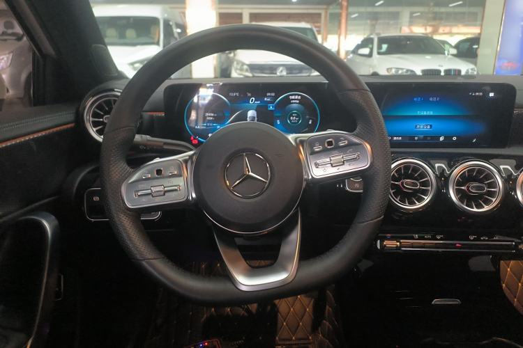 Used Mercedes-Benz A-Class 2022 Restyled A 200 L Sport Sedan Fashion Version
