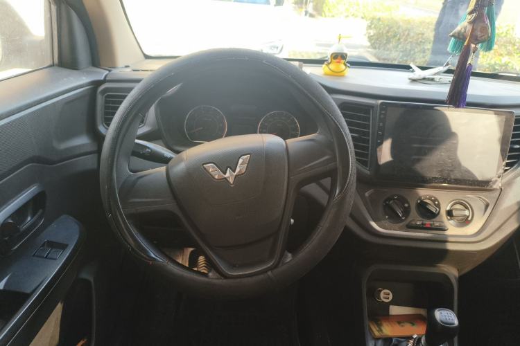 Used Wuling Hongguang V 2019 1.5L Jingqu Version China VI LAR
