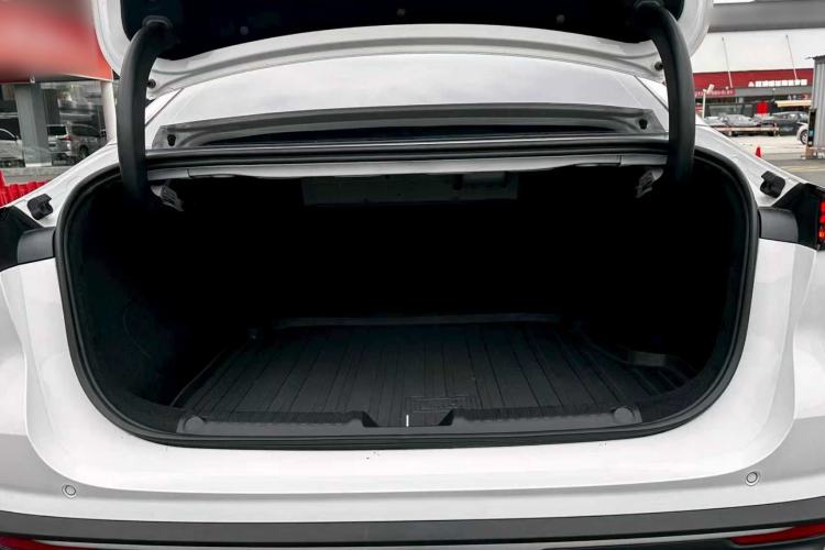 Used  L6 2025 EM-i 140km Explorer+ Edition