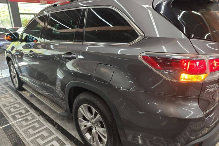 Used Toyota Highlander 2017 3.5L 4x4 Elite Edition 7-Seater
