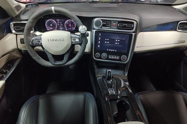 Used Lynk & Co 01 2017 2.0T Two-Wheel Drive Zhaopu Version
