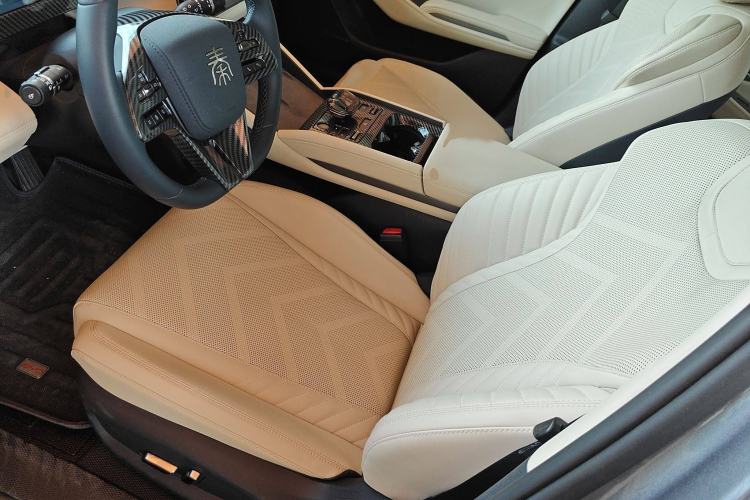 Used BYD Qin L 2024 DM-i 120KM Excellence Model
